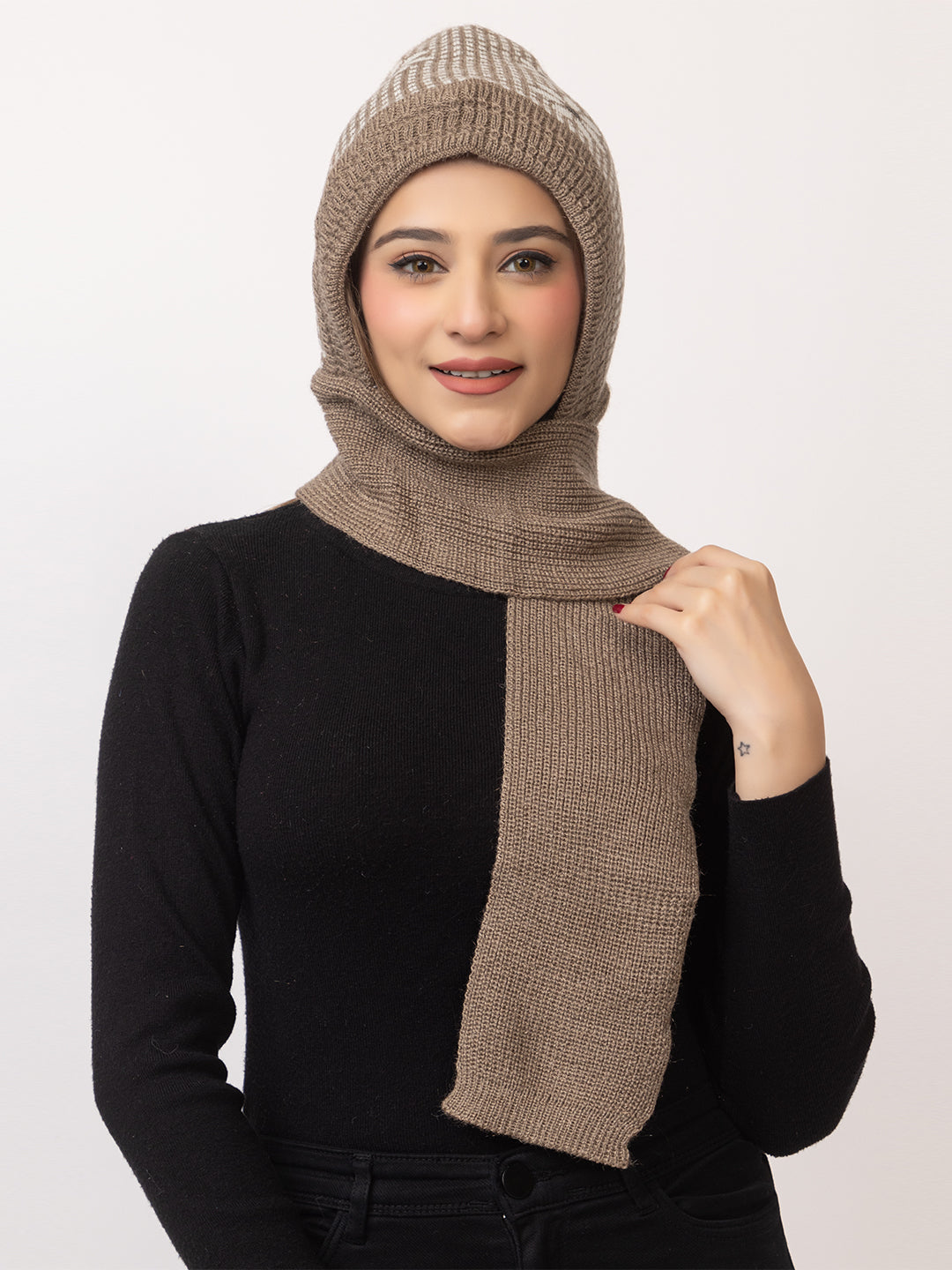 Beige flower muffler cap