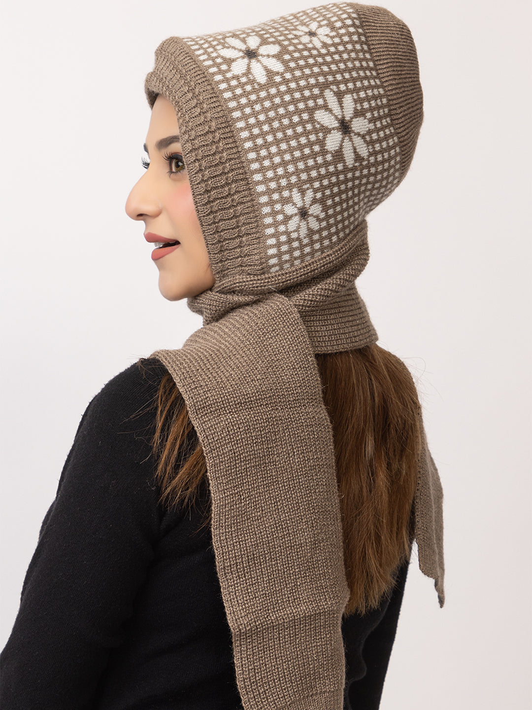 Beige flower muffler cap