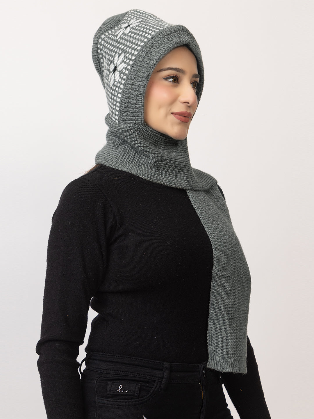 Grey flower muffler cap