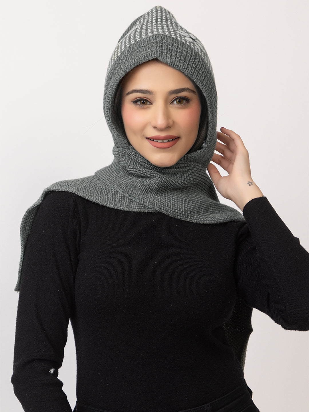 Grey flower muffler cap