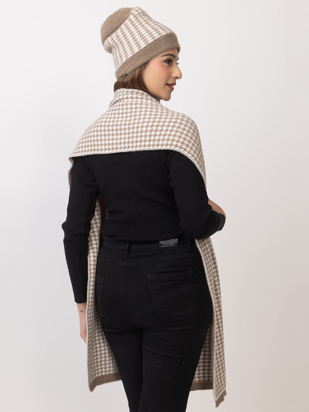 Brown dots scarf cap combo