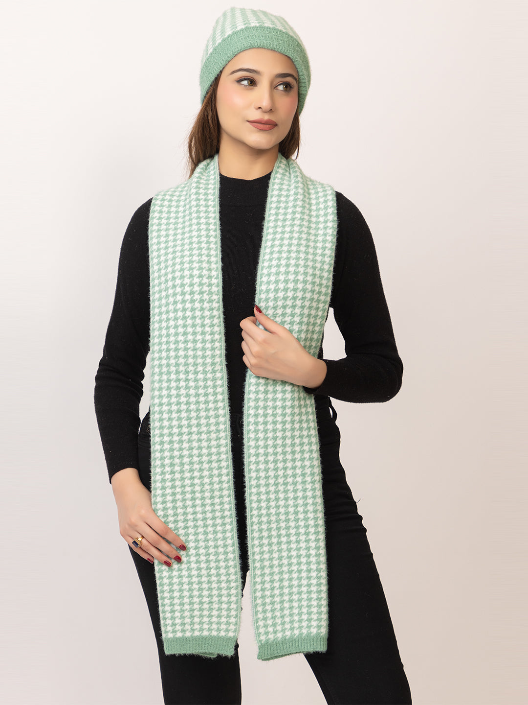 Green Dots scarf cap combo