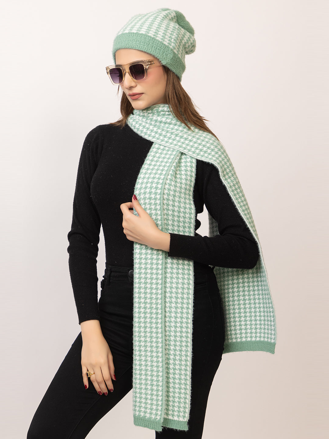 Green Dots scarf cap combo