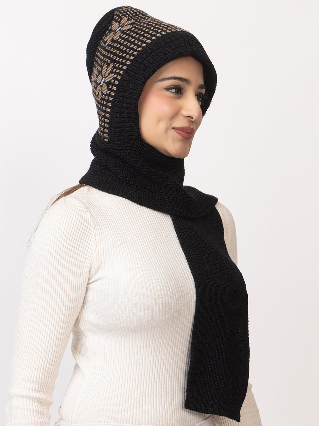 Black flower muffler cap