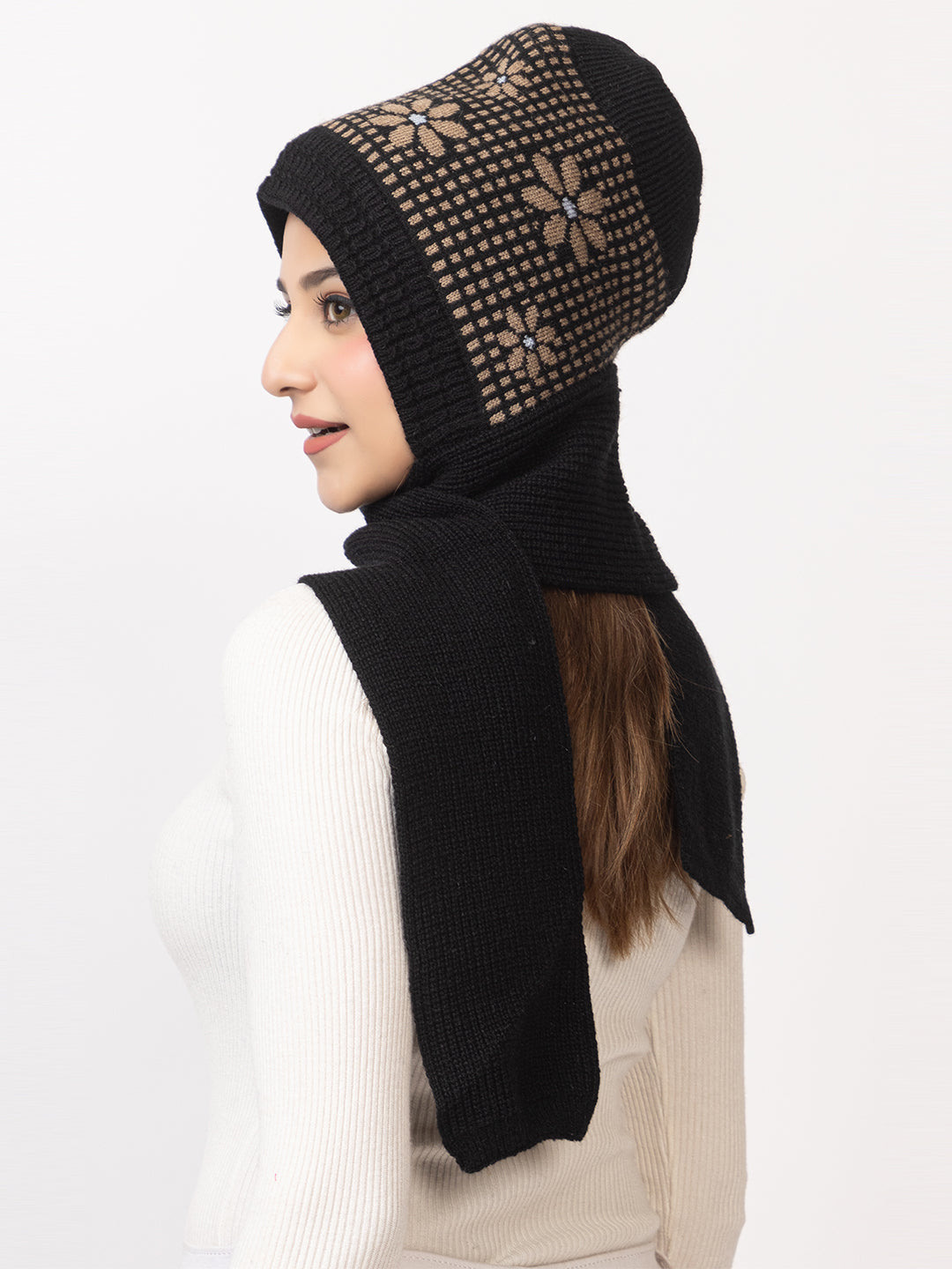 Black flower muffler cap