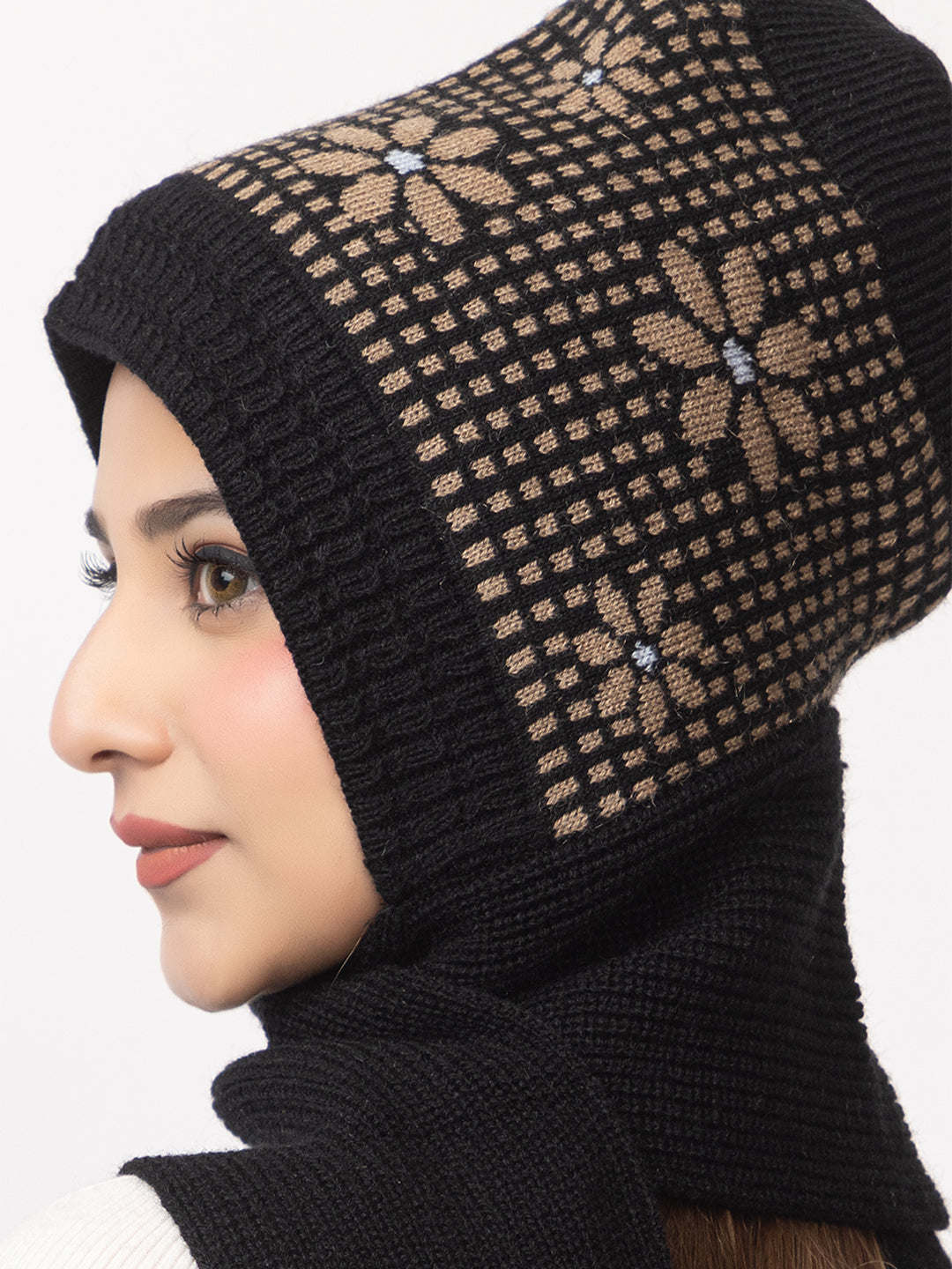 Black flower muffler cap