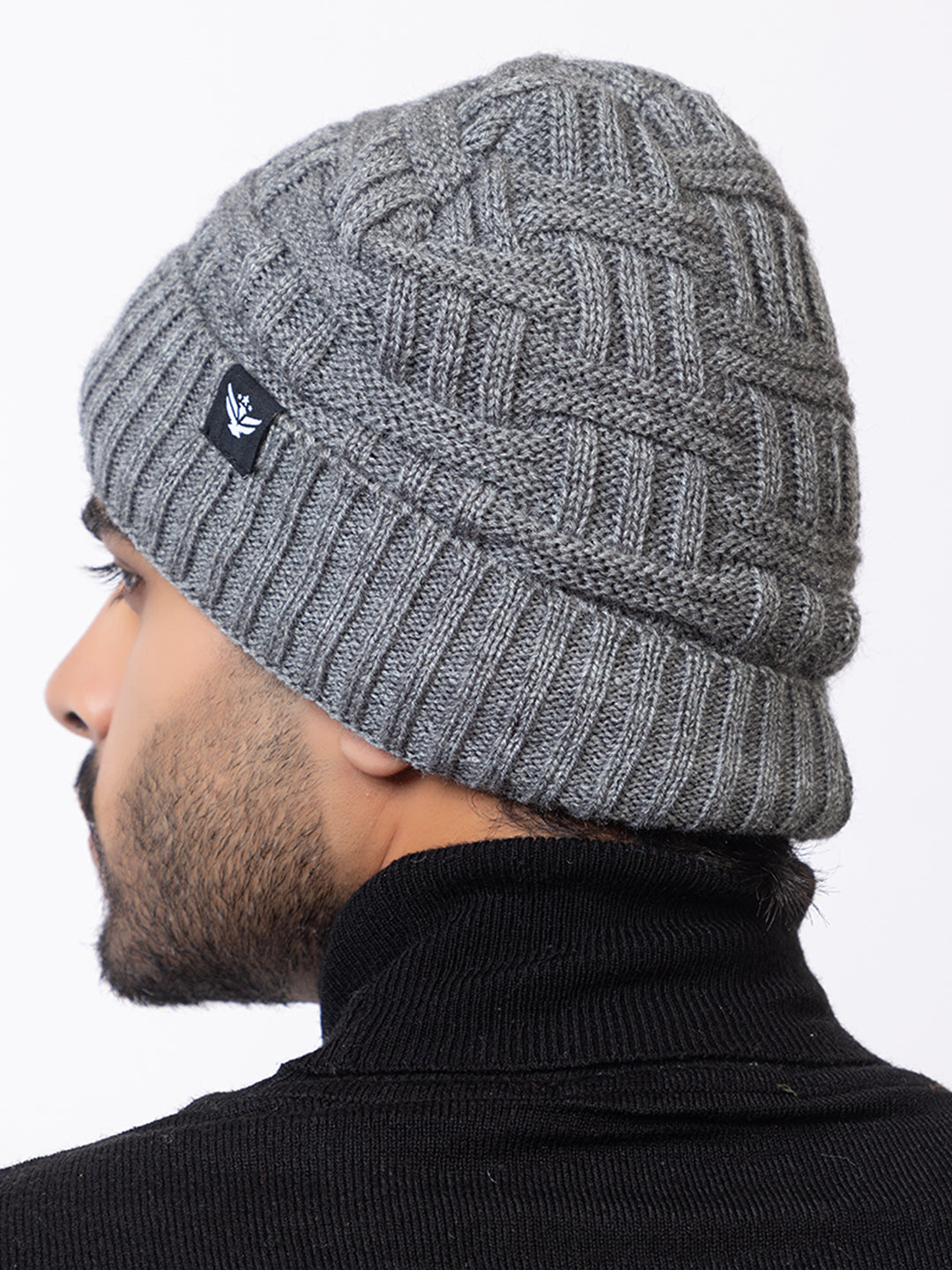 Grey criss-cross cap