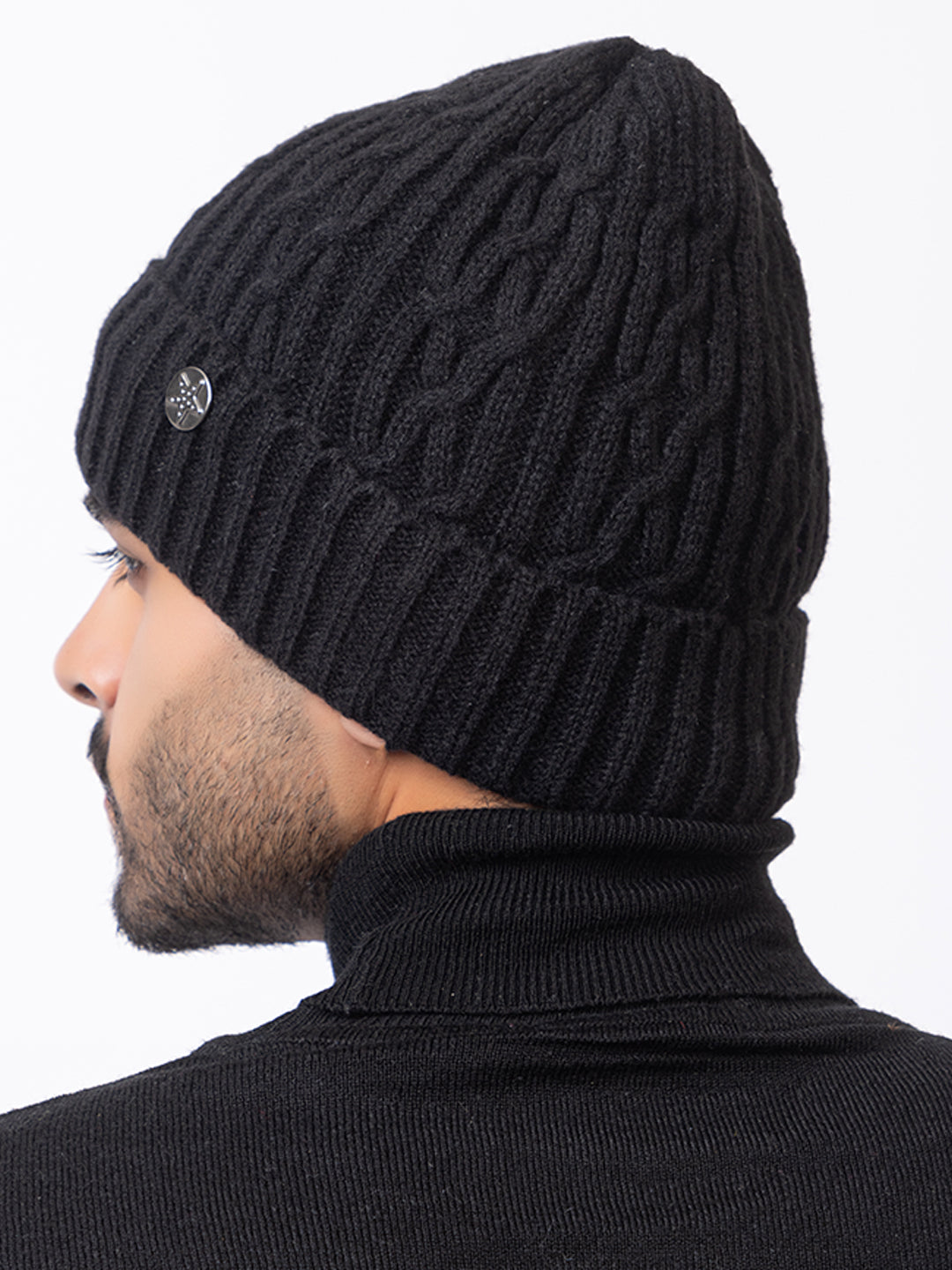 Black twist cap