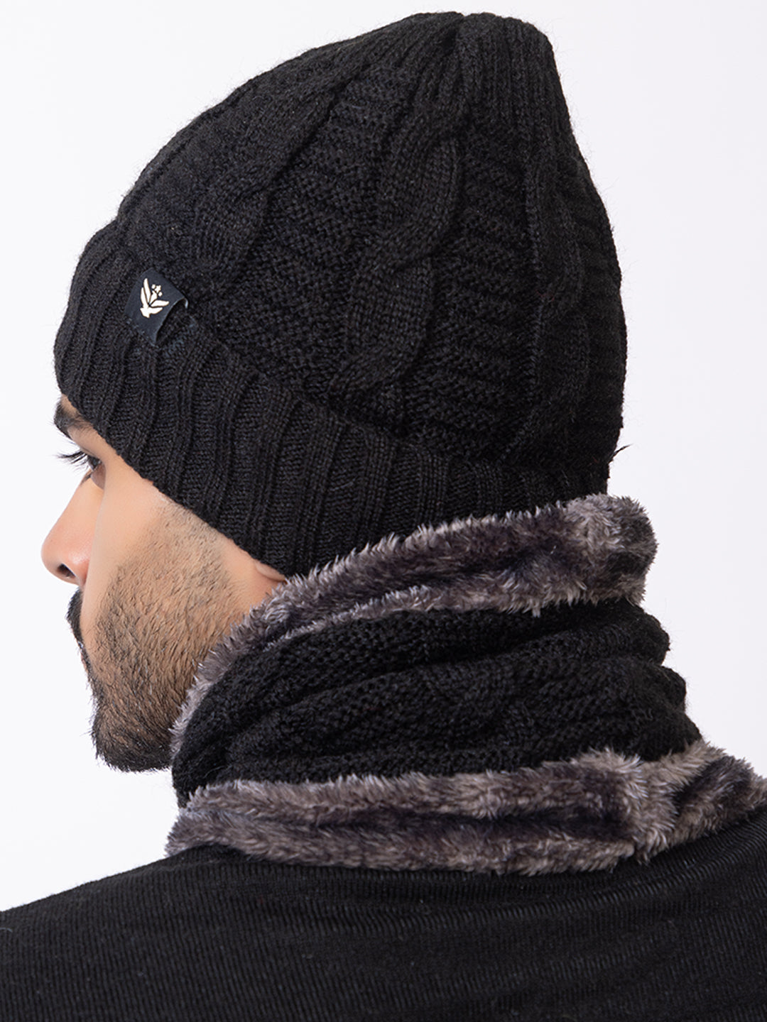 black beanie neck set 