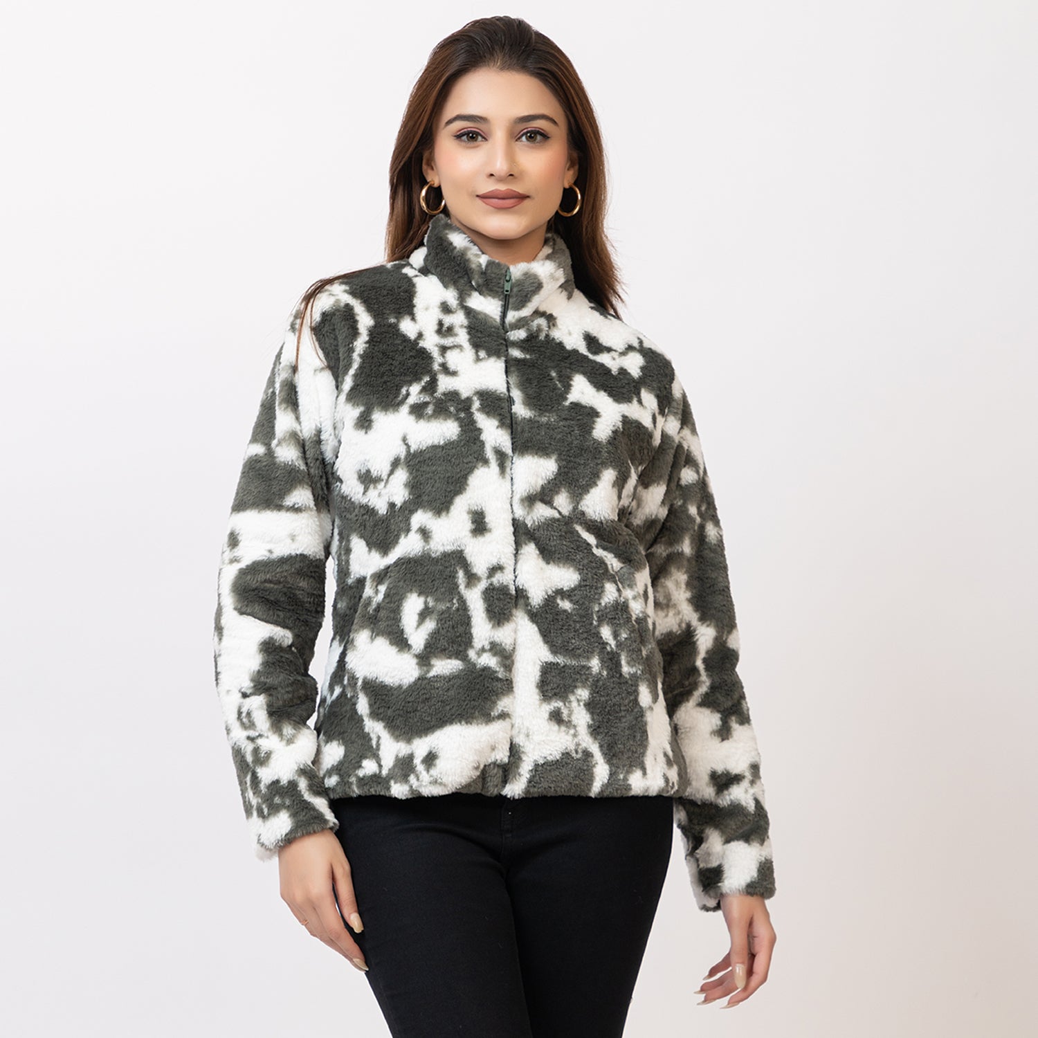 Woman wearing a tie-dye jacket on a white background Amoldo