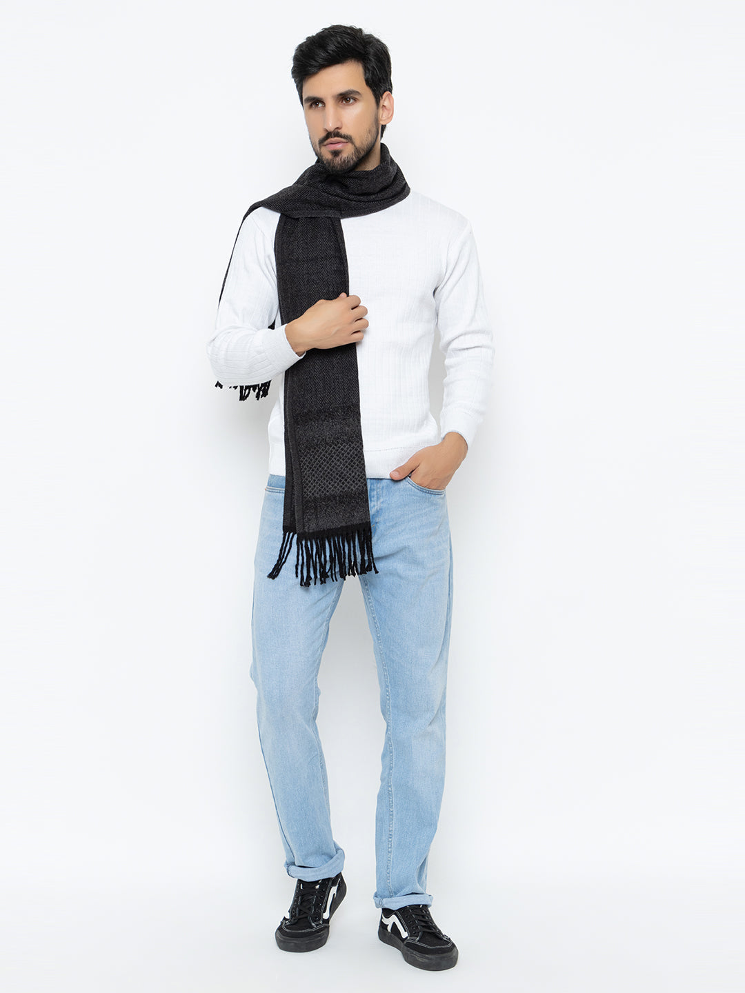 Woolen Sketch Design Muffler- Black | Amoldo