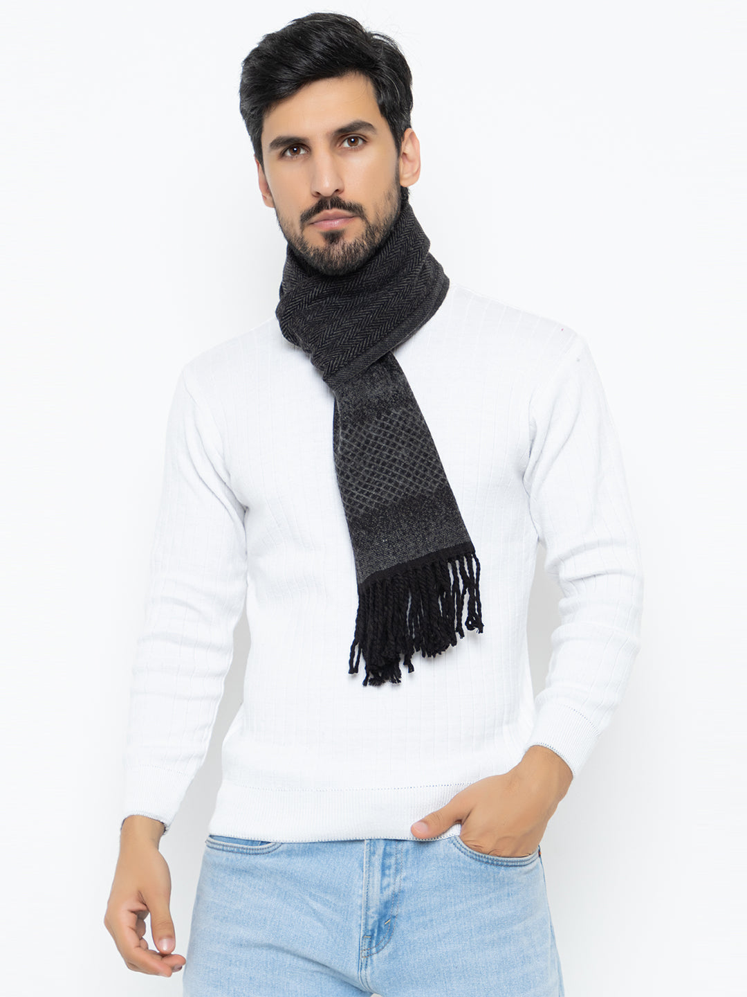 Woolen Sketch Design Muffler- Black | Amoldo